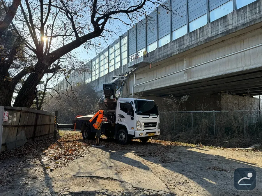 경남 고소작업차 외벽 도장·방수 현장
