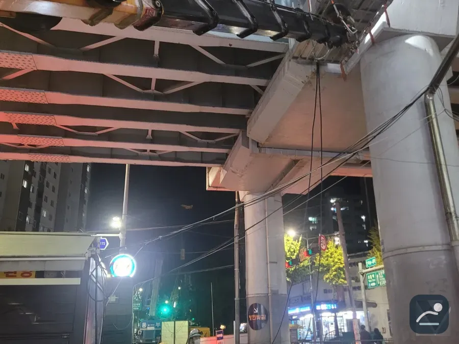 전북 고소작업차 외벽·간판 작업 현장